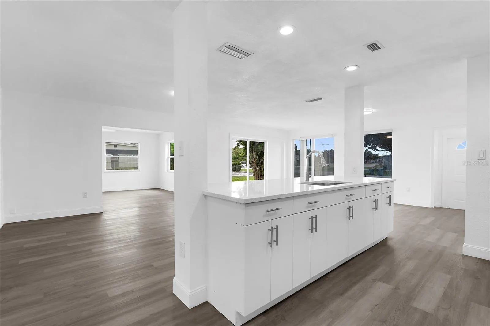 21530 GLENDALE AVE