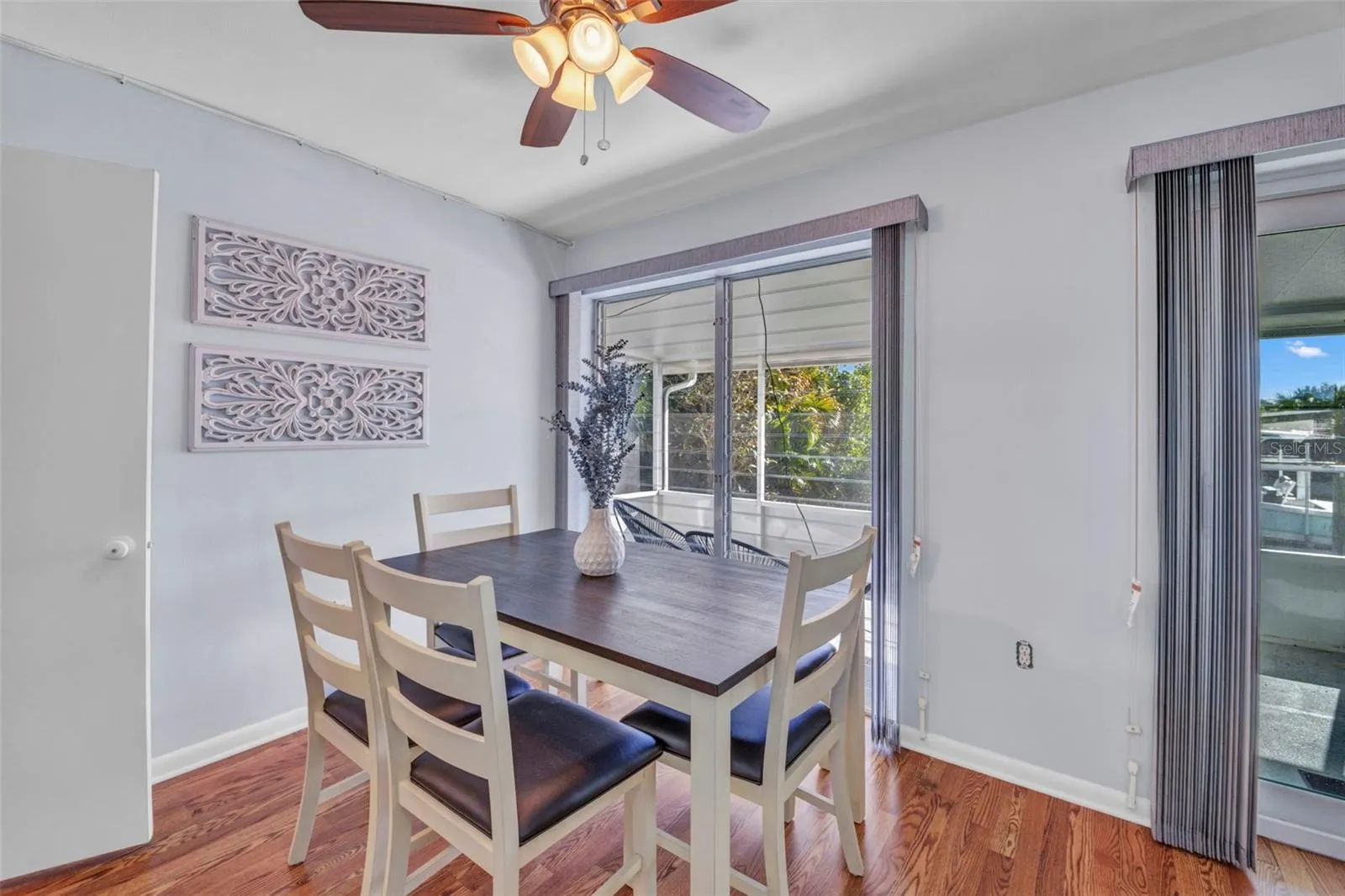 181 DUXBURY AVE