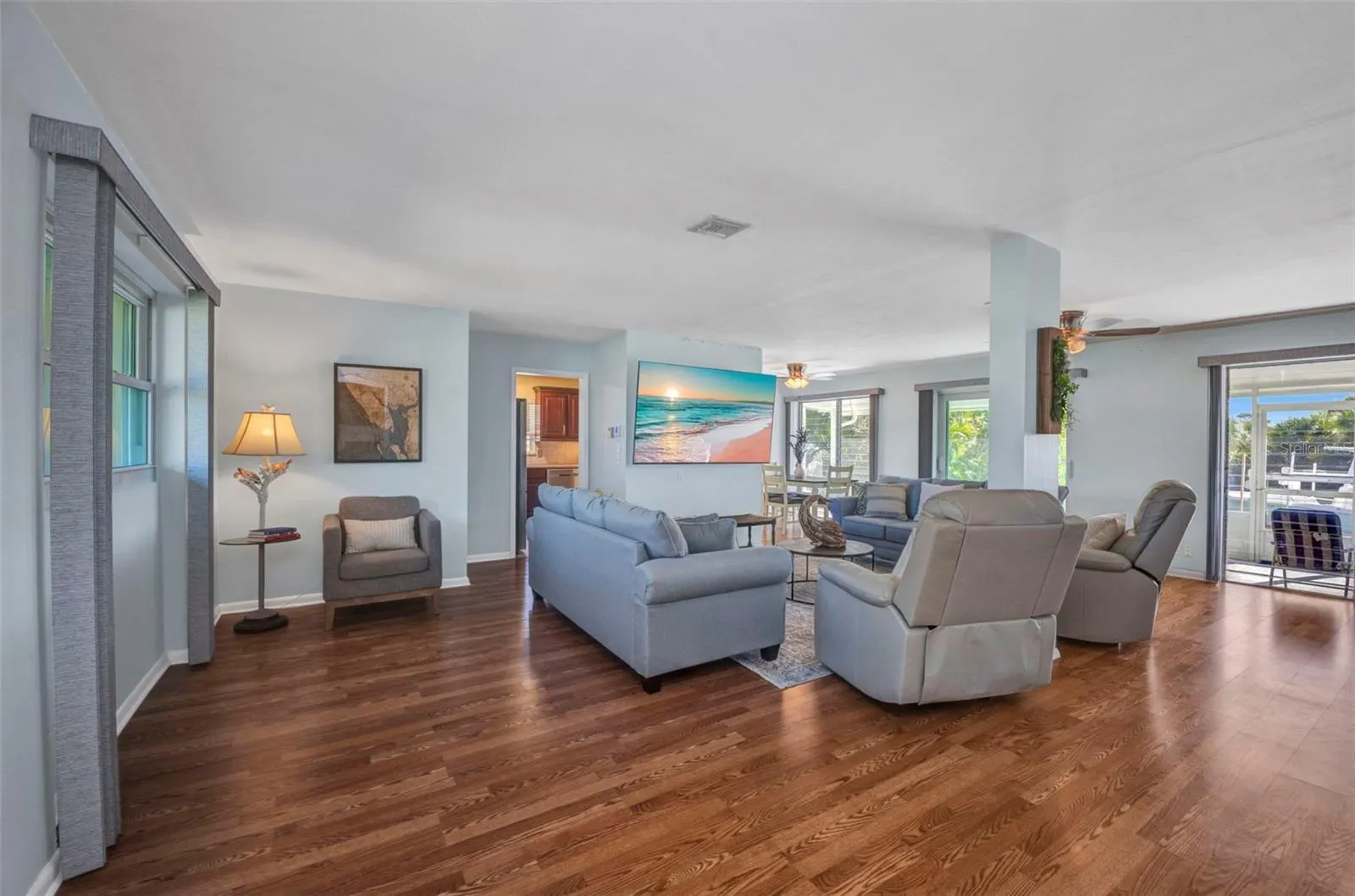 181 DUXBURY AVE