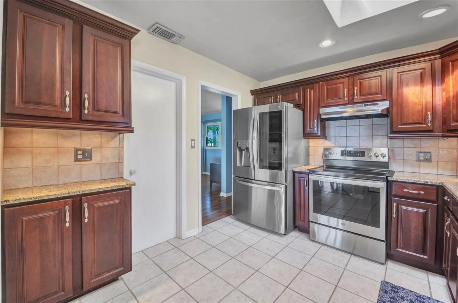 181 DUXBURY AVE