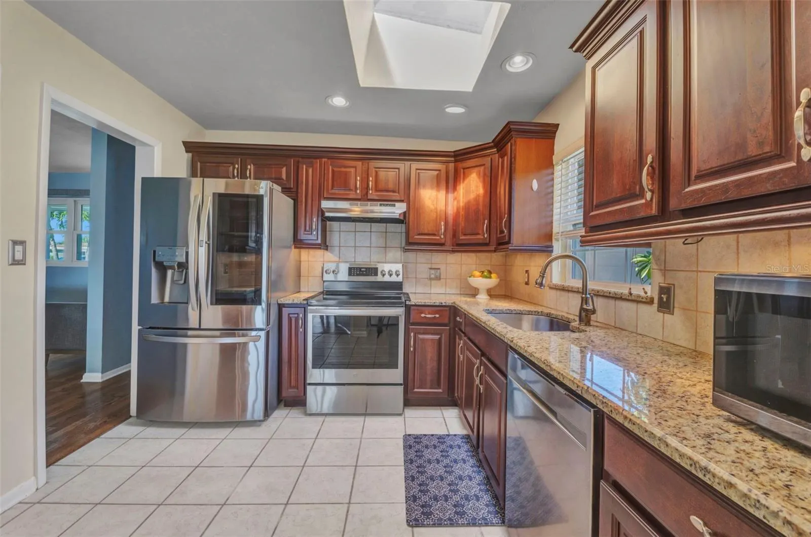 181 DUXBURY AVE