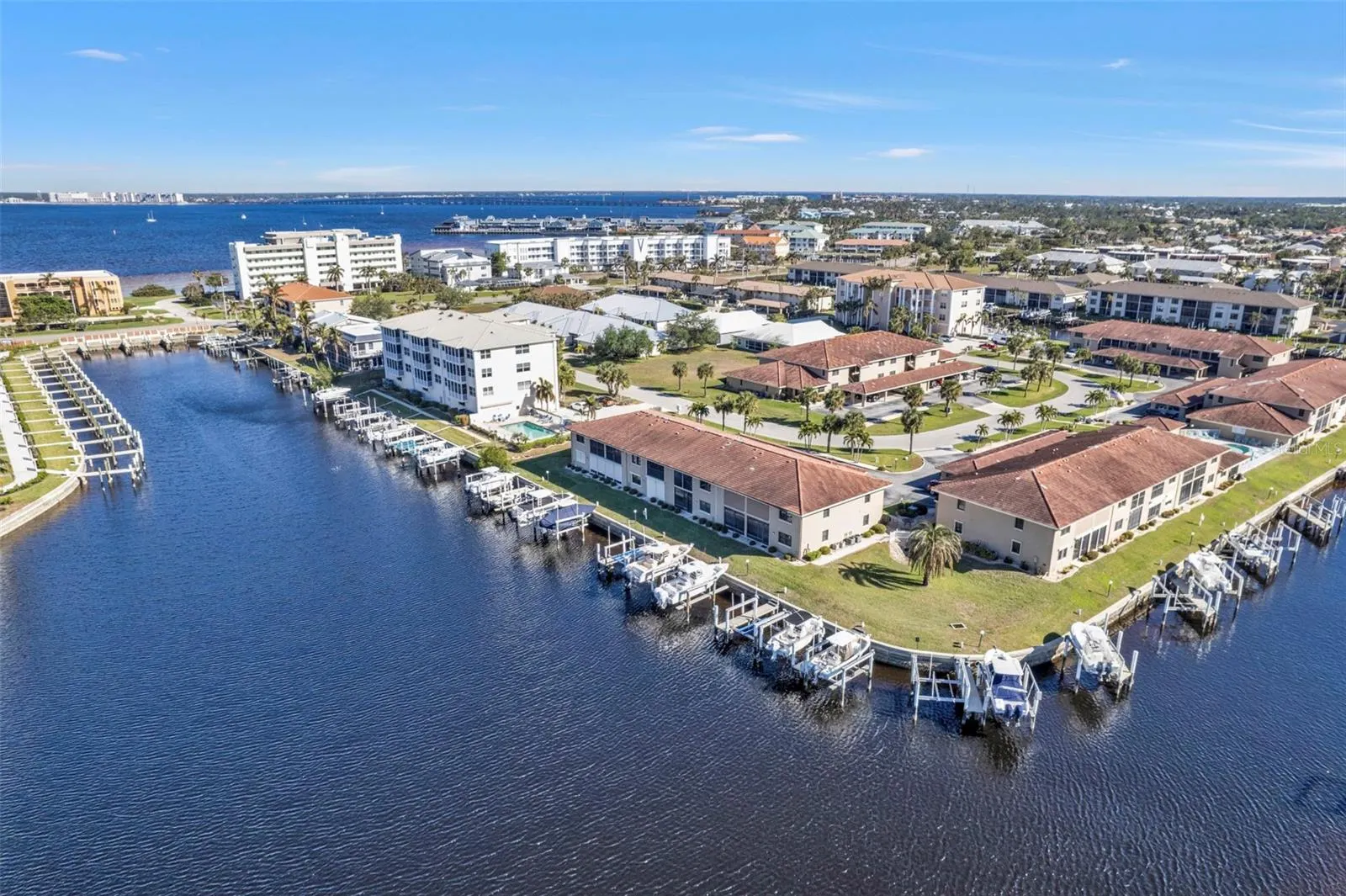 240 LEWIS CIR #29, #29