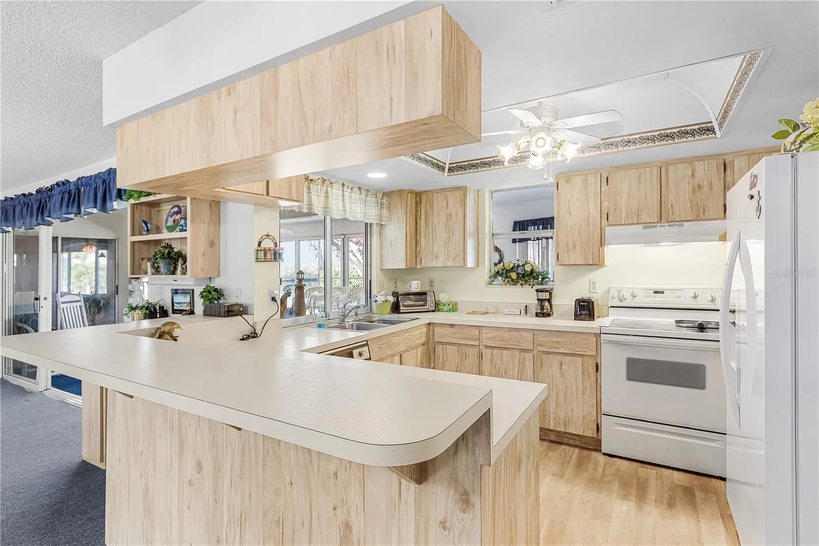 3330 TRIPOLI BLVD