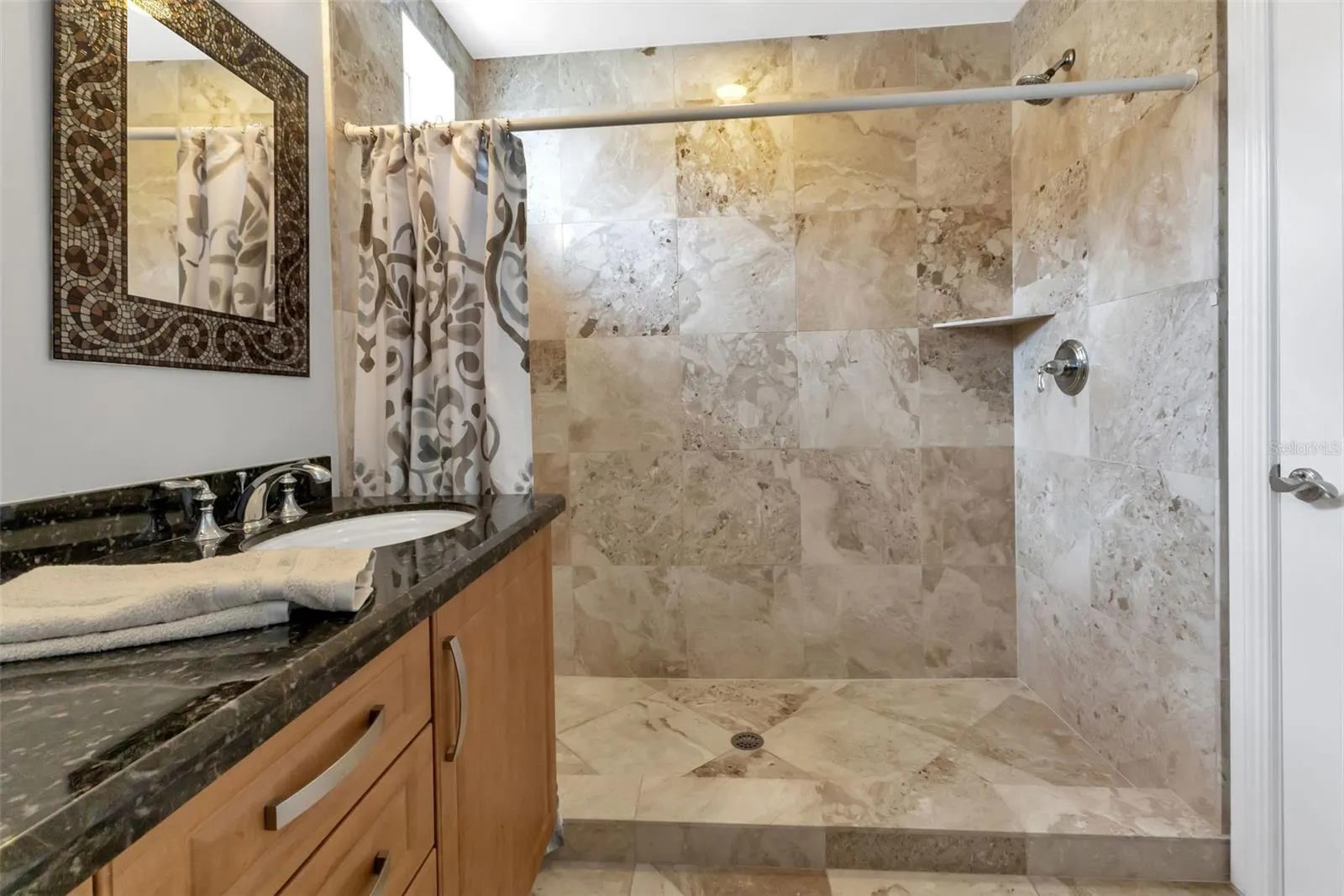 2522 MAGDALINA DR #2522, #2522
