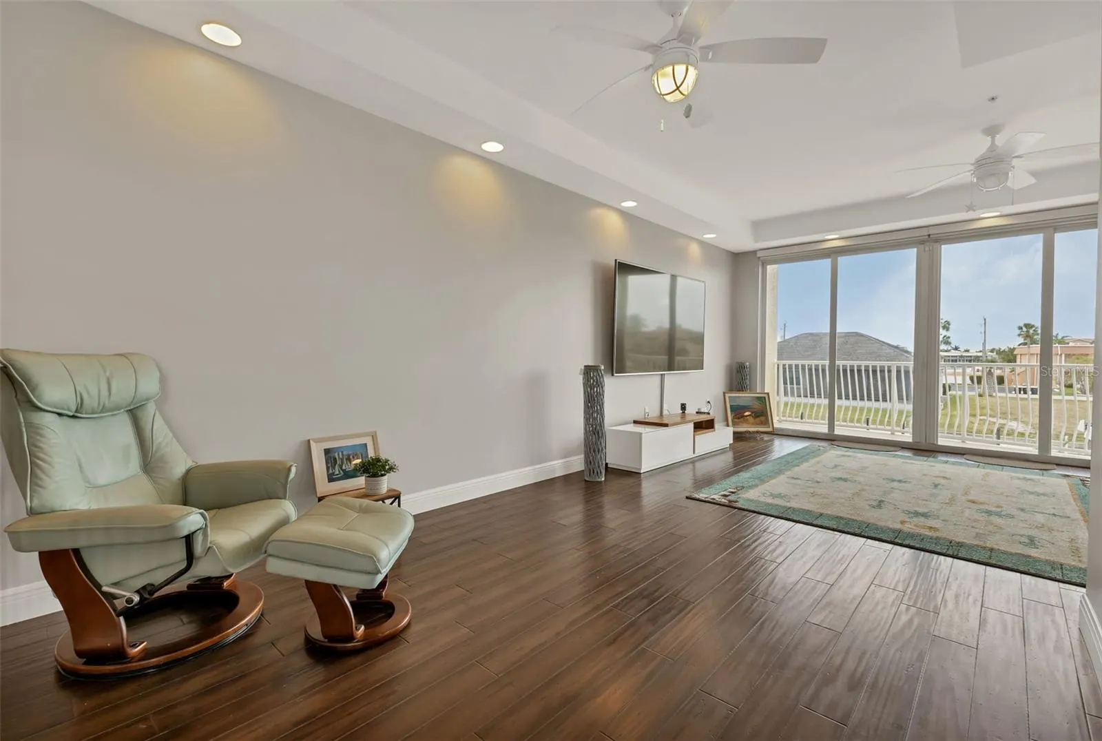 2522 MAGDALINA DR #2522, #2522