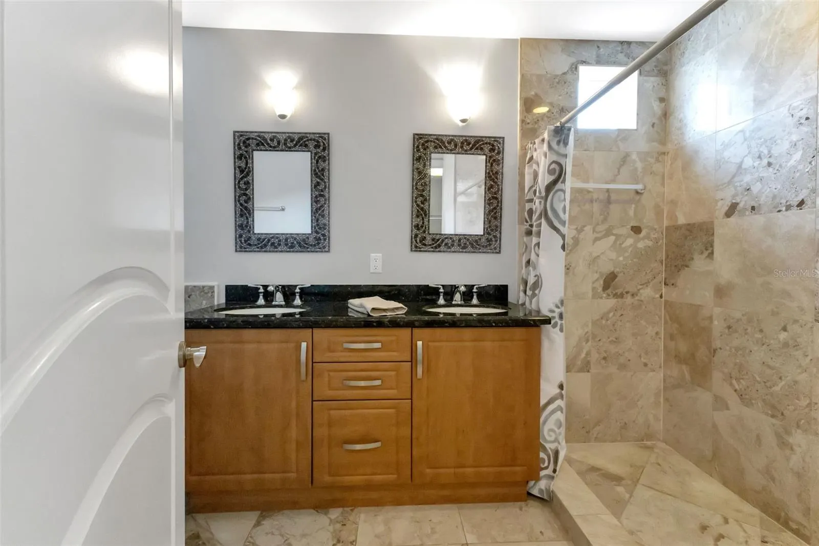2522 MAGDALINA DR #2522, #2522