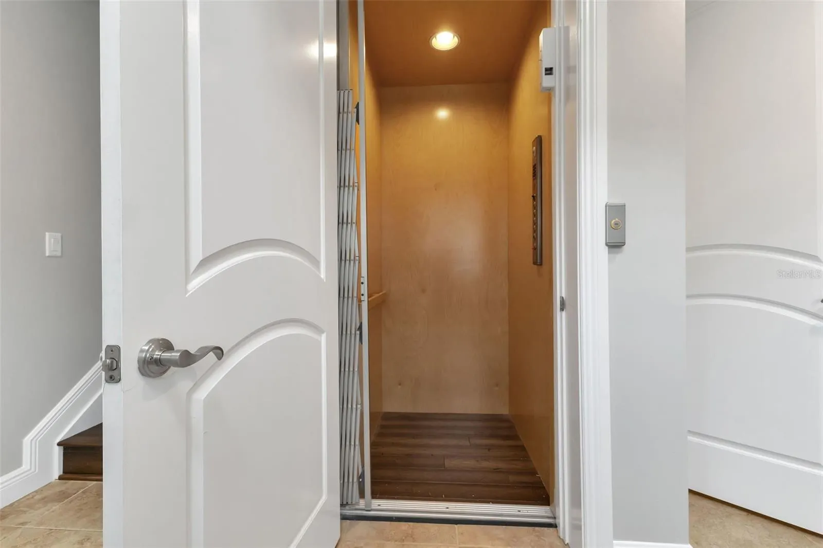 2522 MAGDALINA DR #2522, #2522