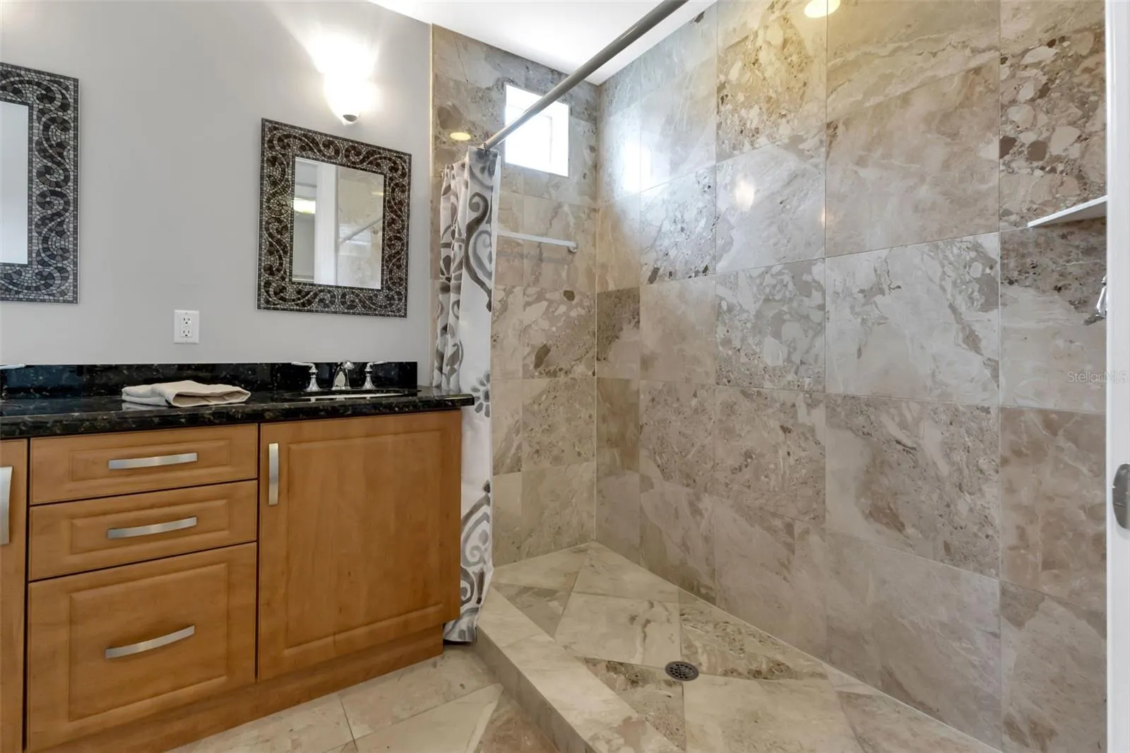 2522 MAGDALINA DR #2522, #2522
