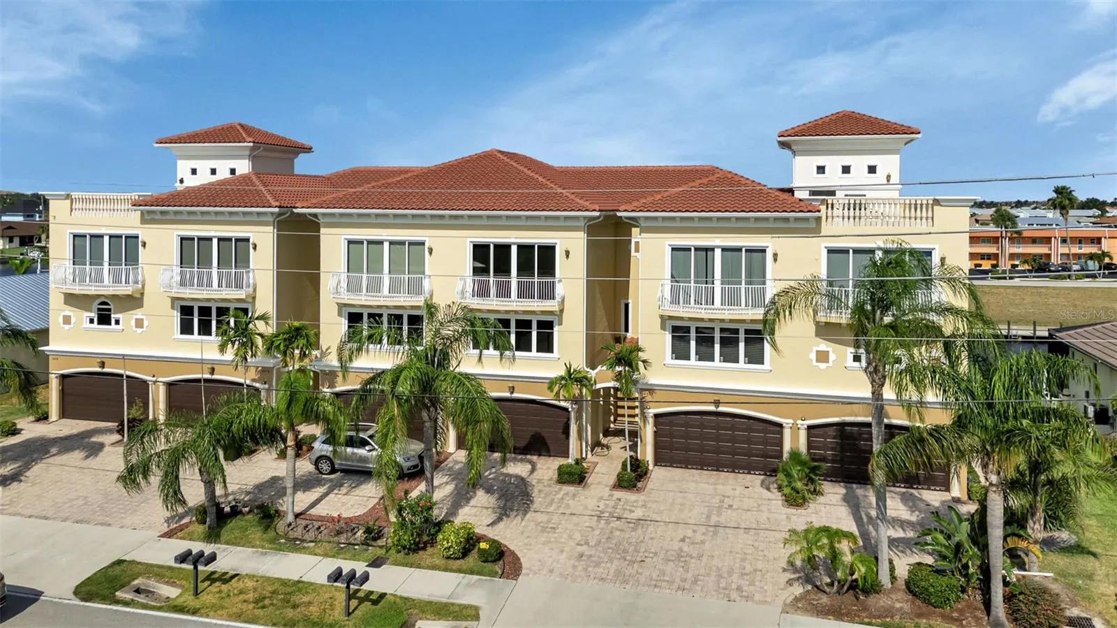 2522 MAGDALINA DR #2522, #2522