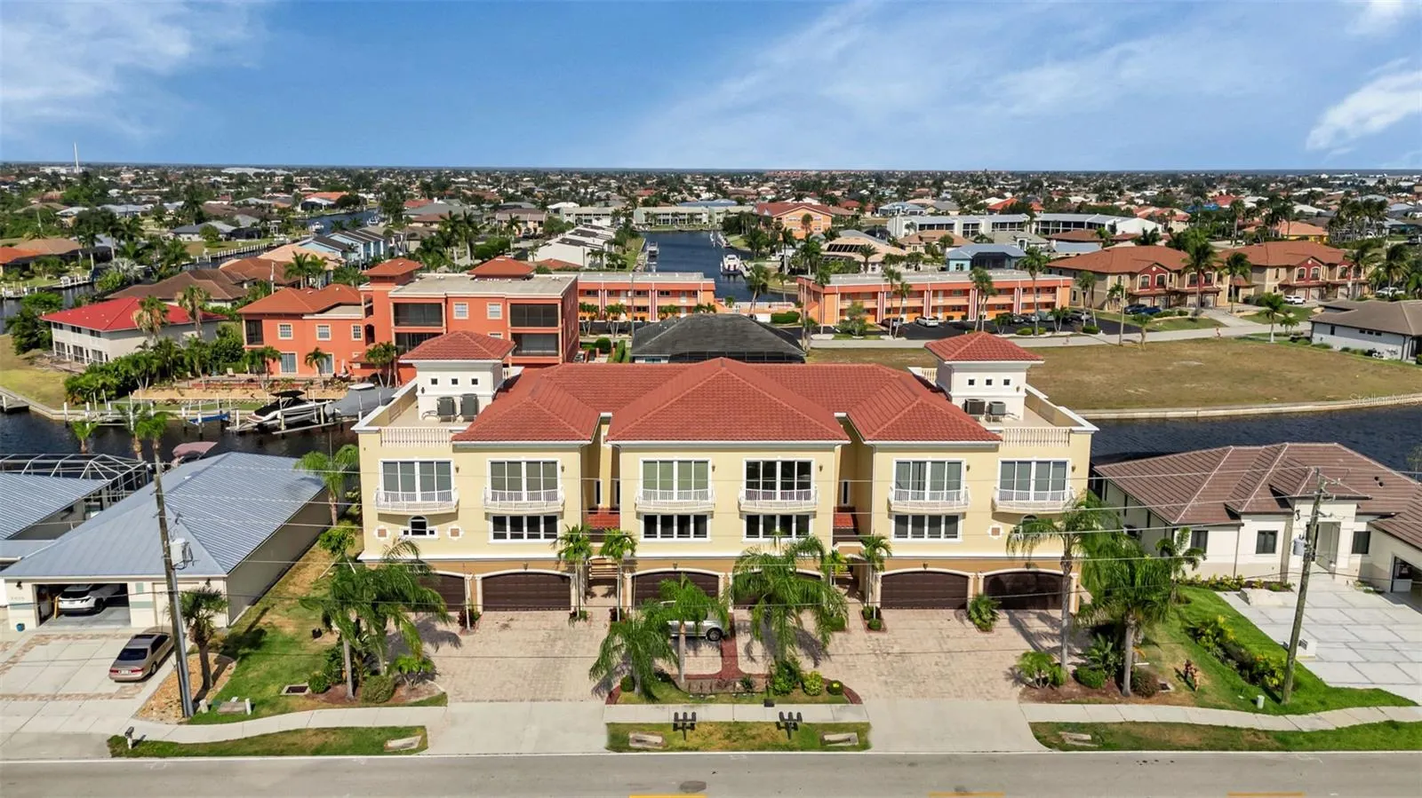 2522 MAGDALINA DR #2522, #2522