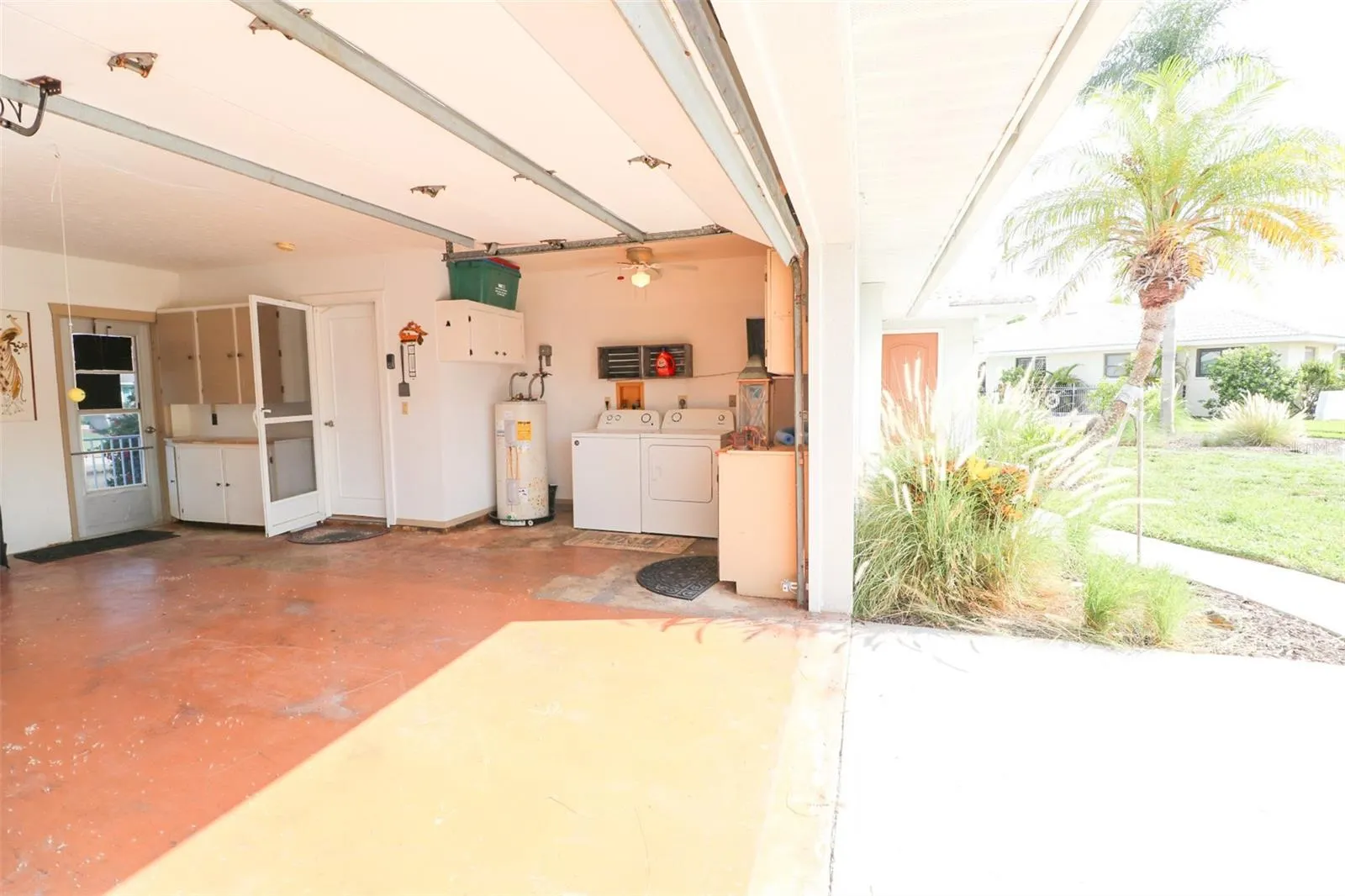 4 CASA RIO DR