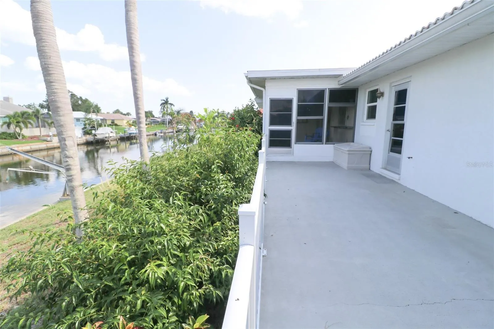 4 CASA RIO DR