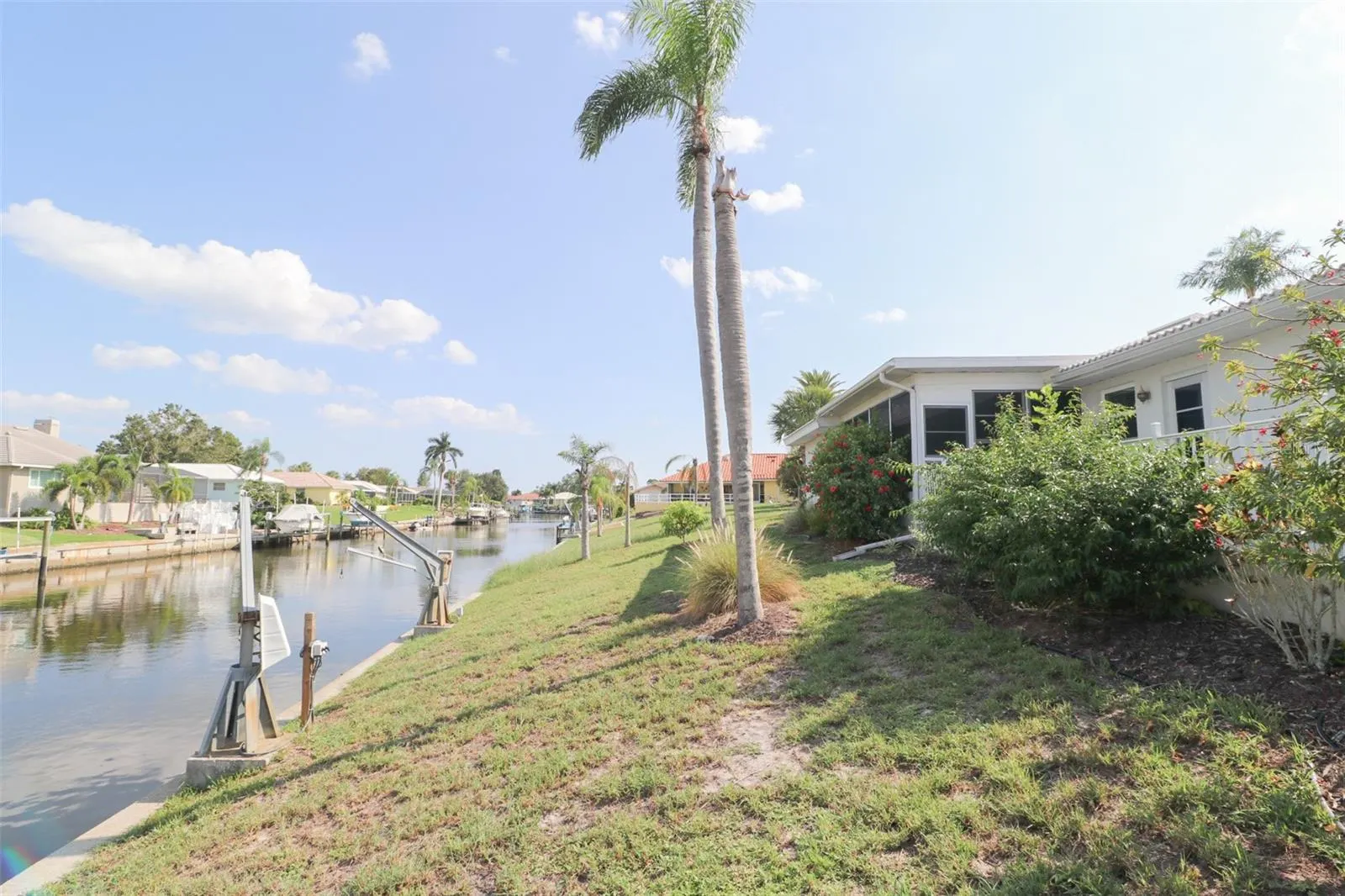 4 CASA RIO DR