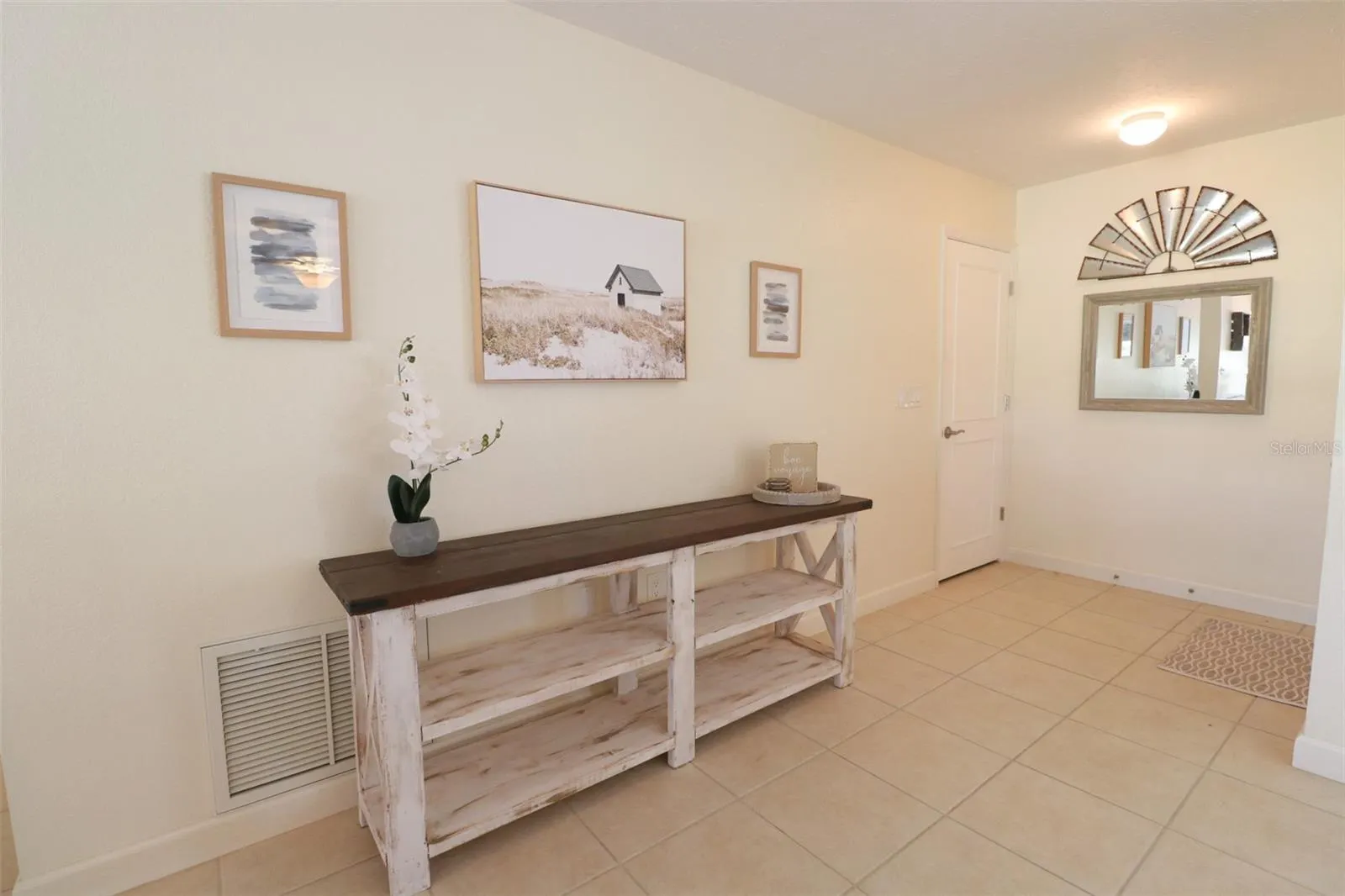 4 CASA RIO DR