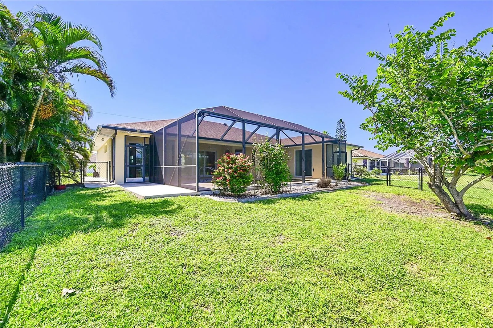 233 FAIRWAY RD