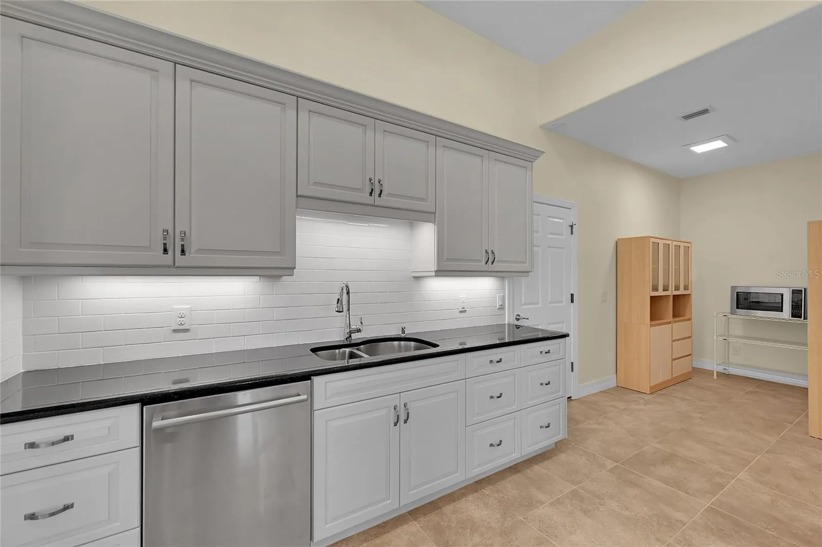 233 FAIRWAY RD