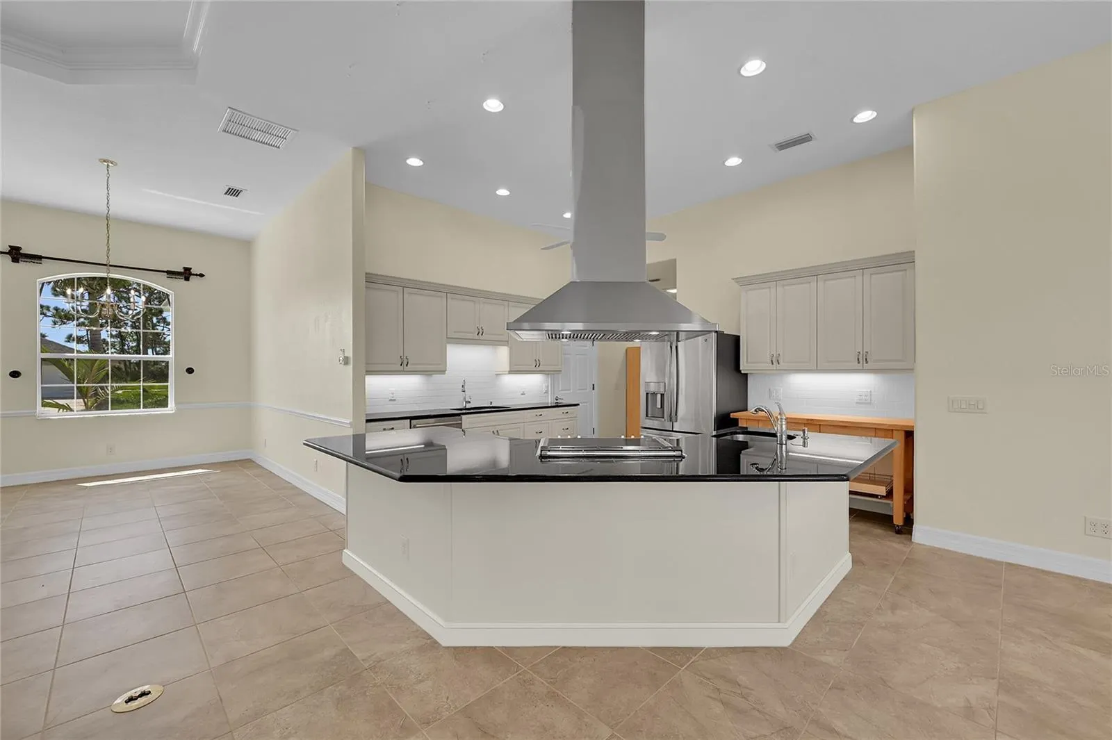 233 FAIRWAY RD