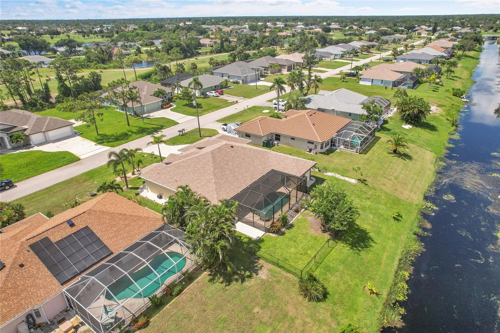 233 FAIRWAY RD