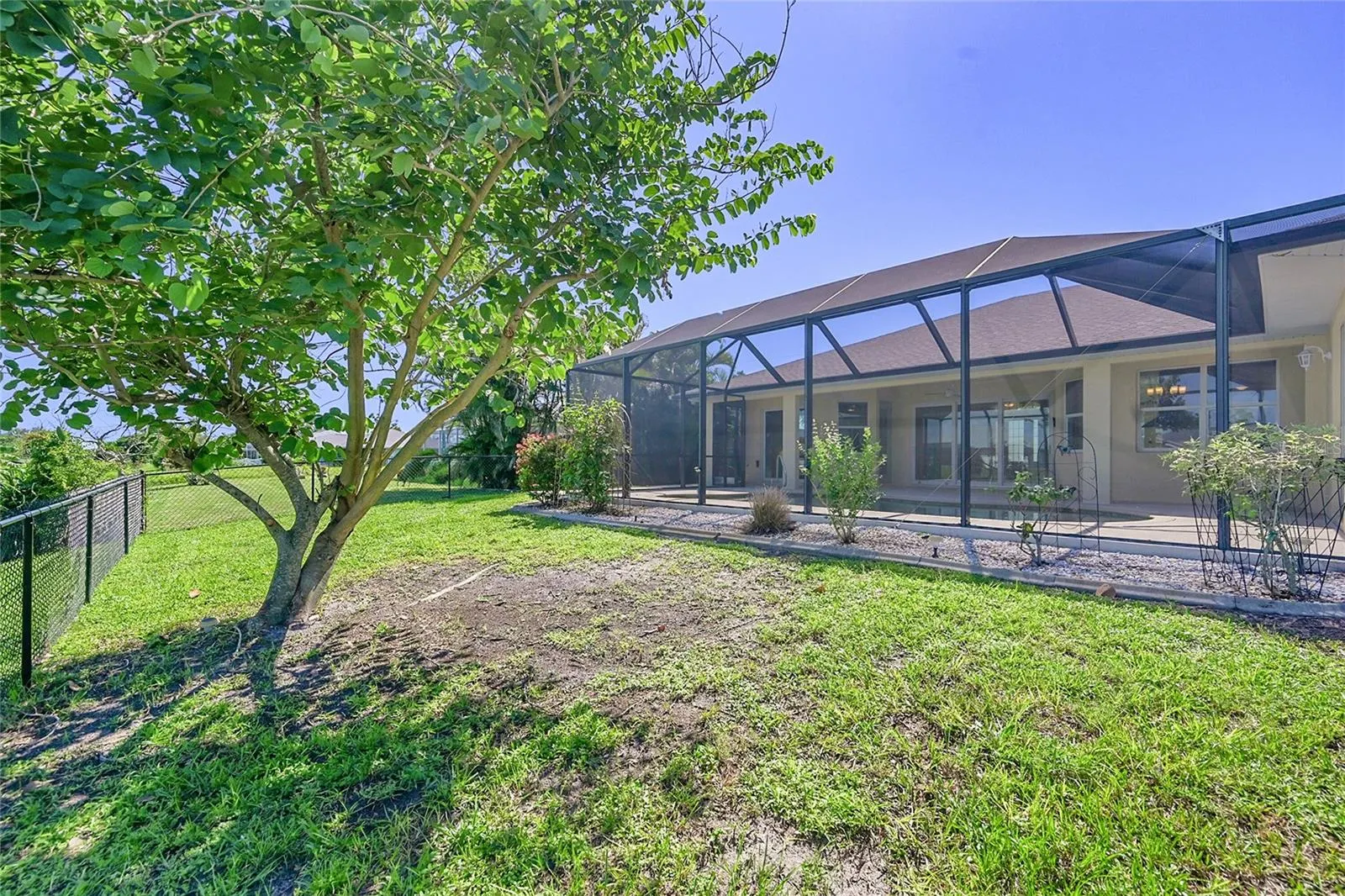 233 FAIRWAY RD