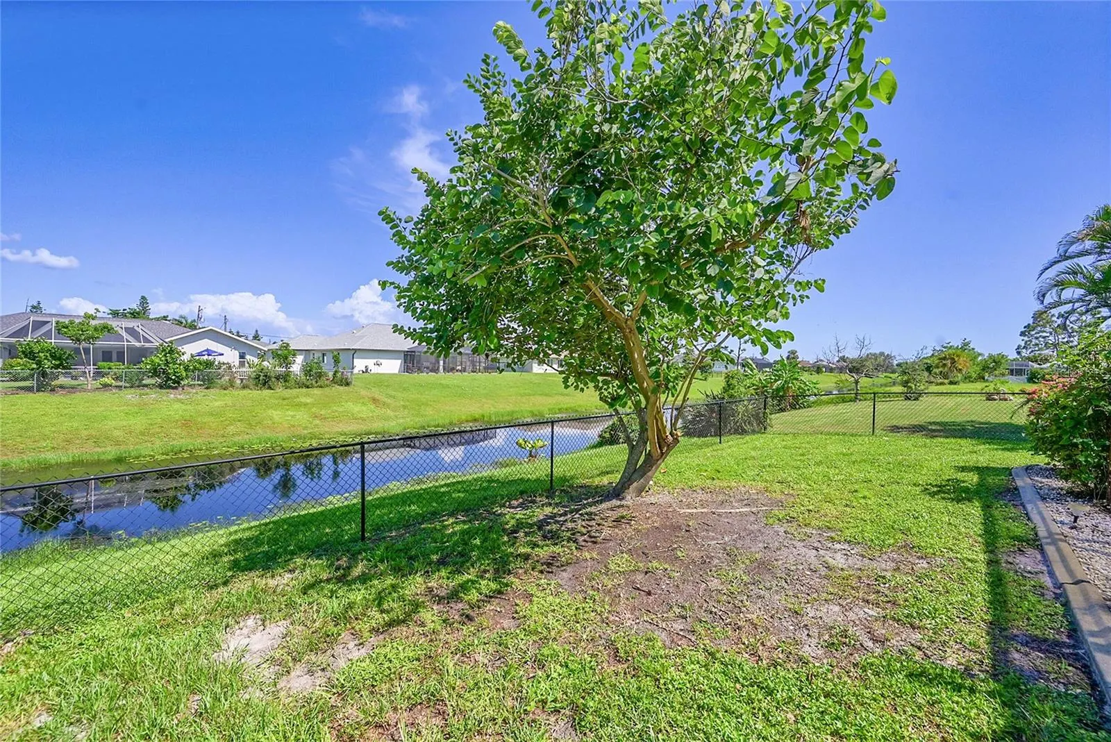 233 FAIRWAY RD