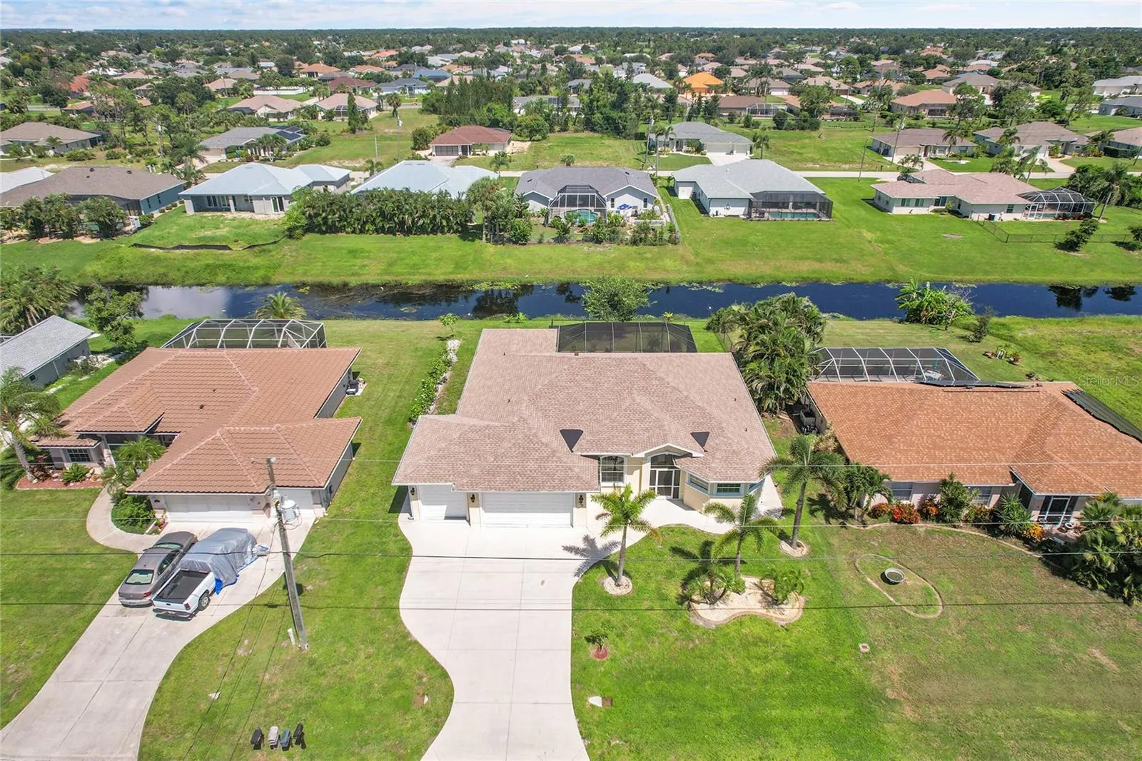 233 FAIRWAY RD