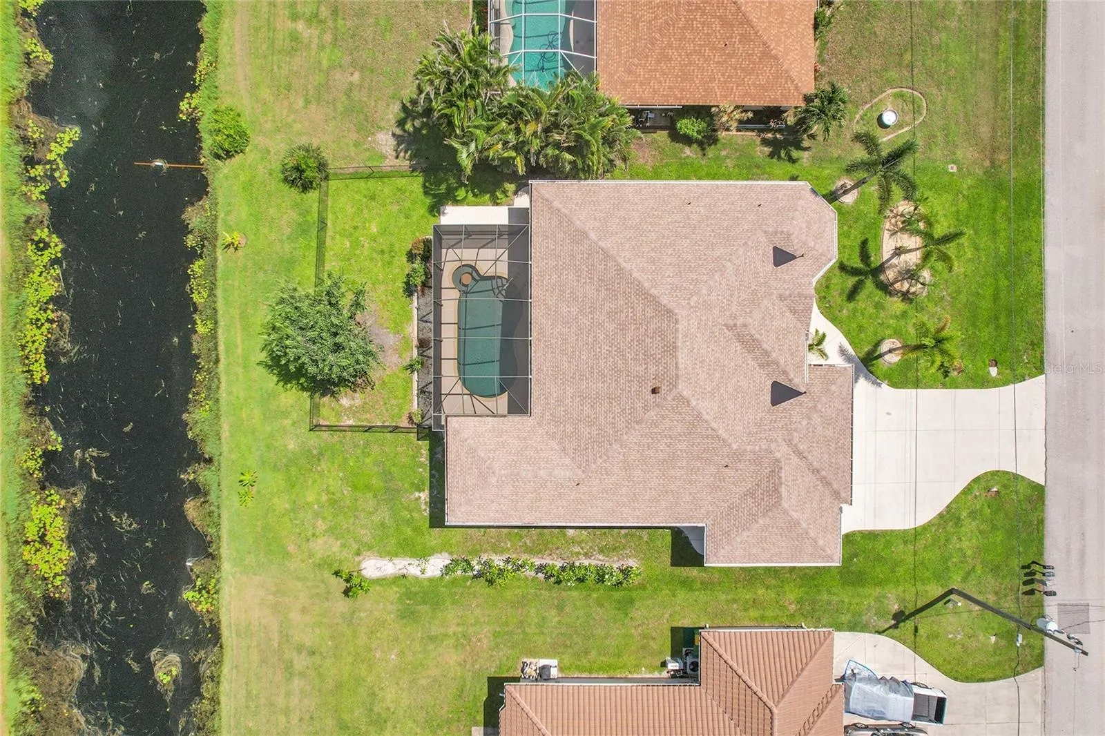 233 FAIRWAY RD