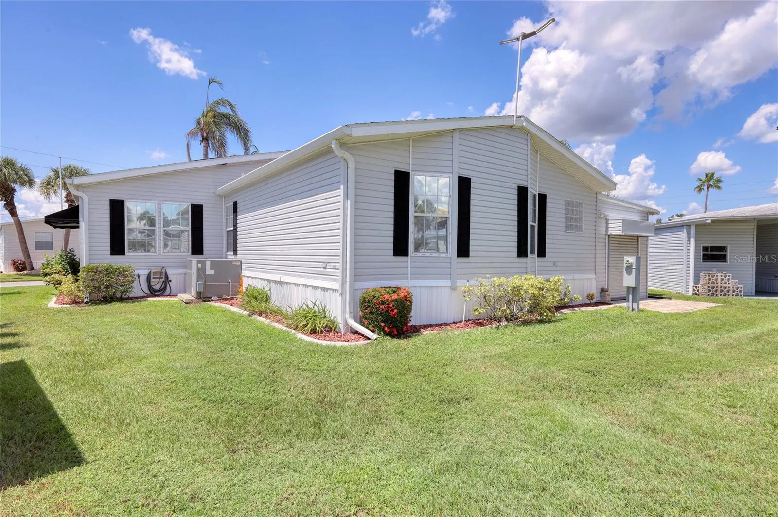2100 KINGS HWY #63, #63