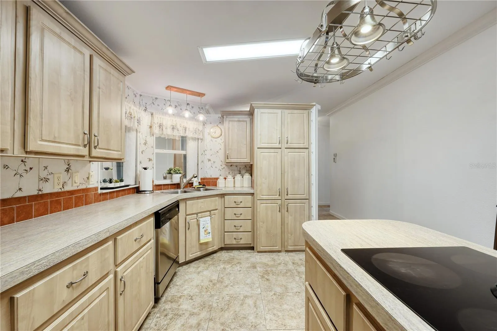 2100 KINGS HWY #63, #63