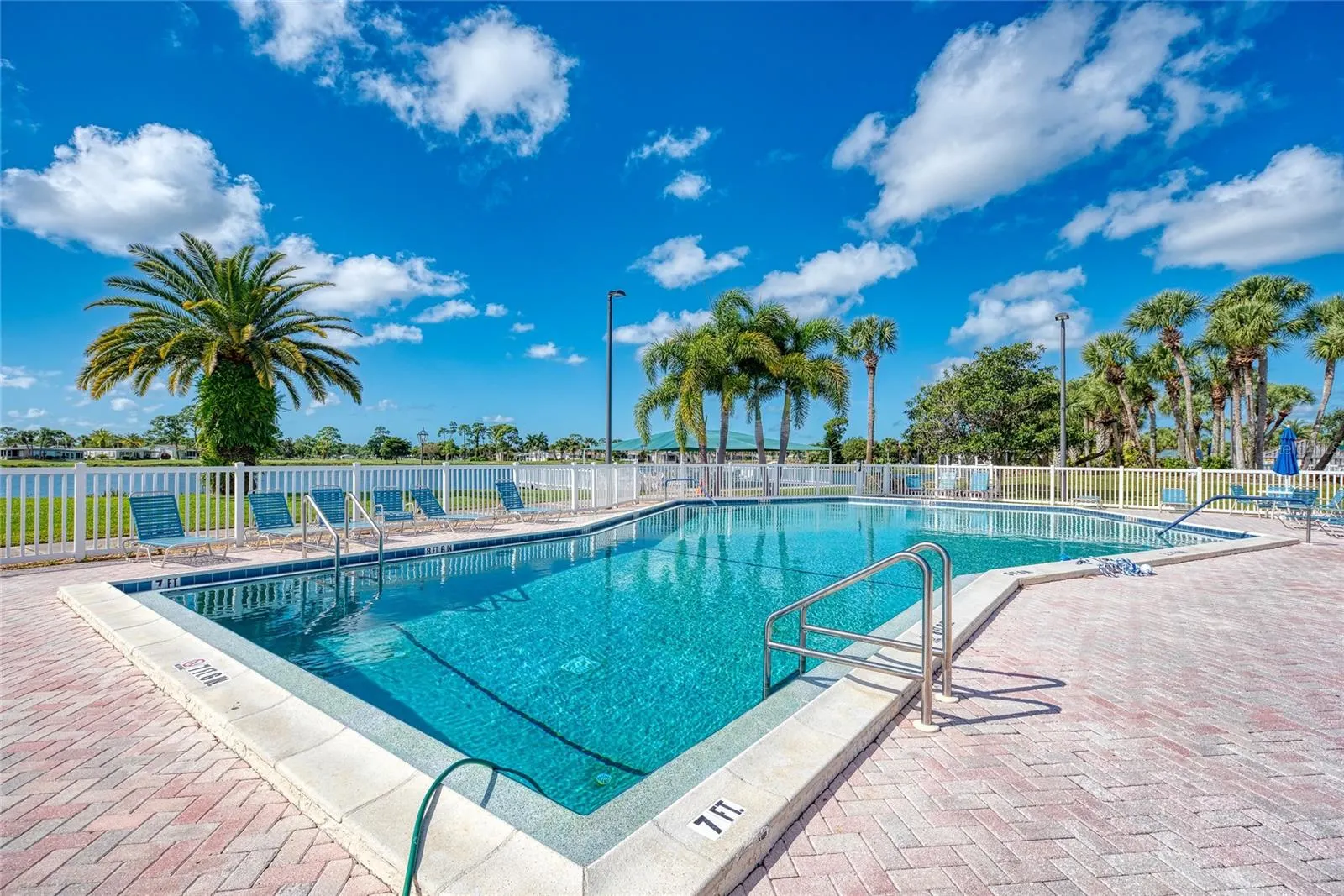2100 KINGS HWY #63, #63