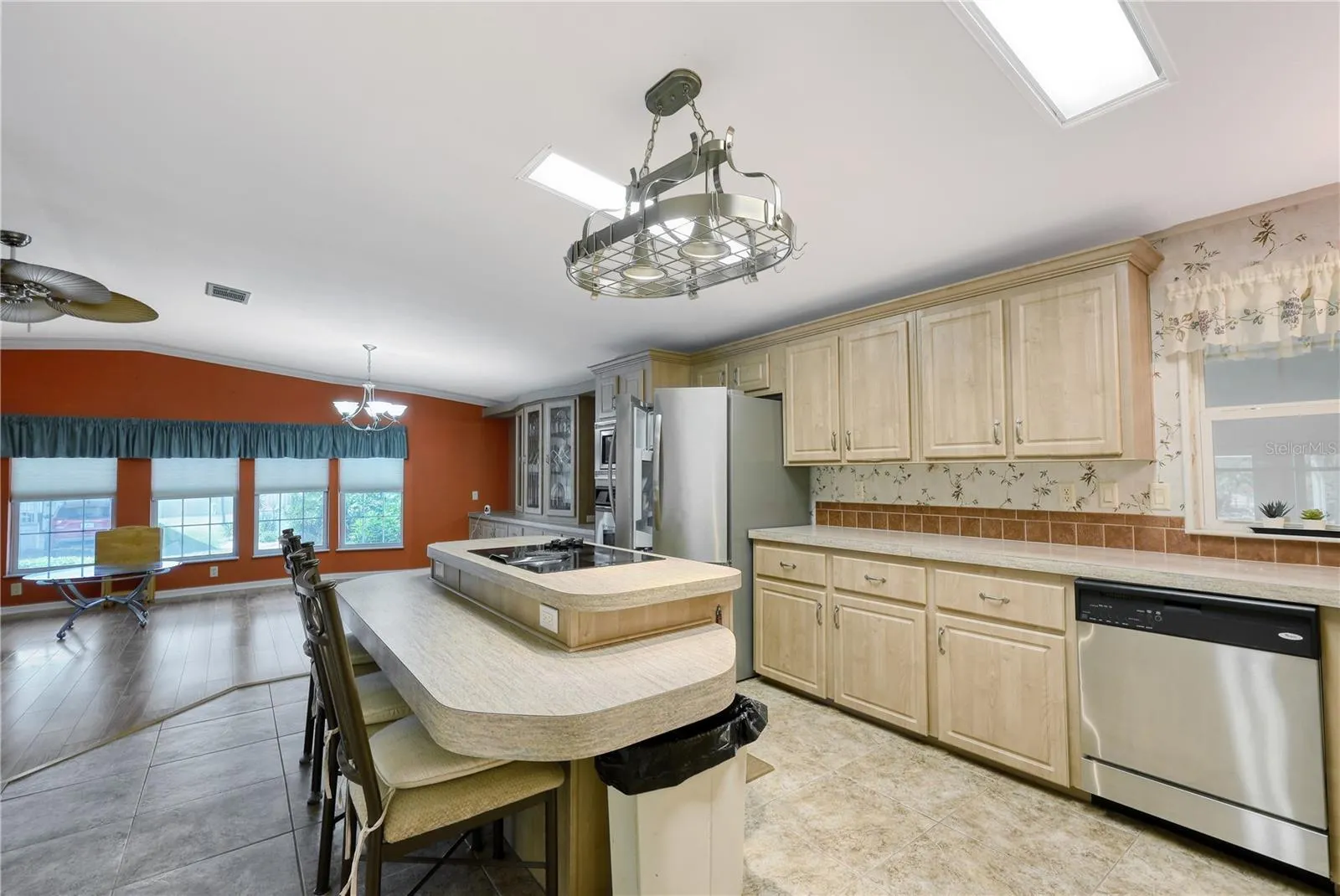 2100 KINGS HWY #63, #63