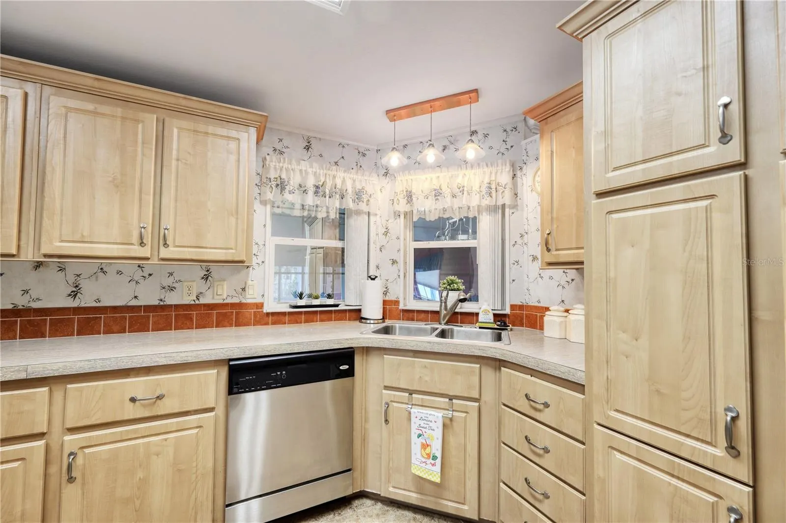 2100 KINGS HWY #63, #63
