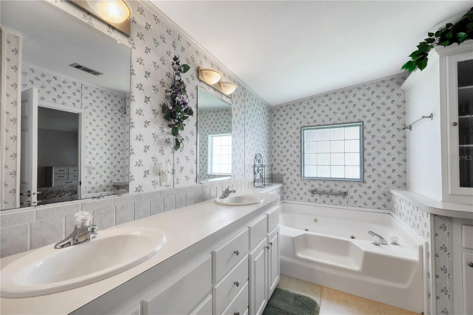 2100 KINGS HWY #63, #63