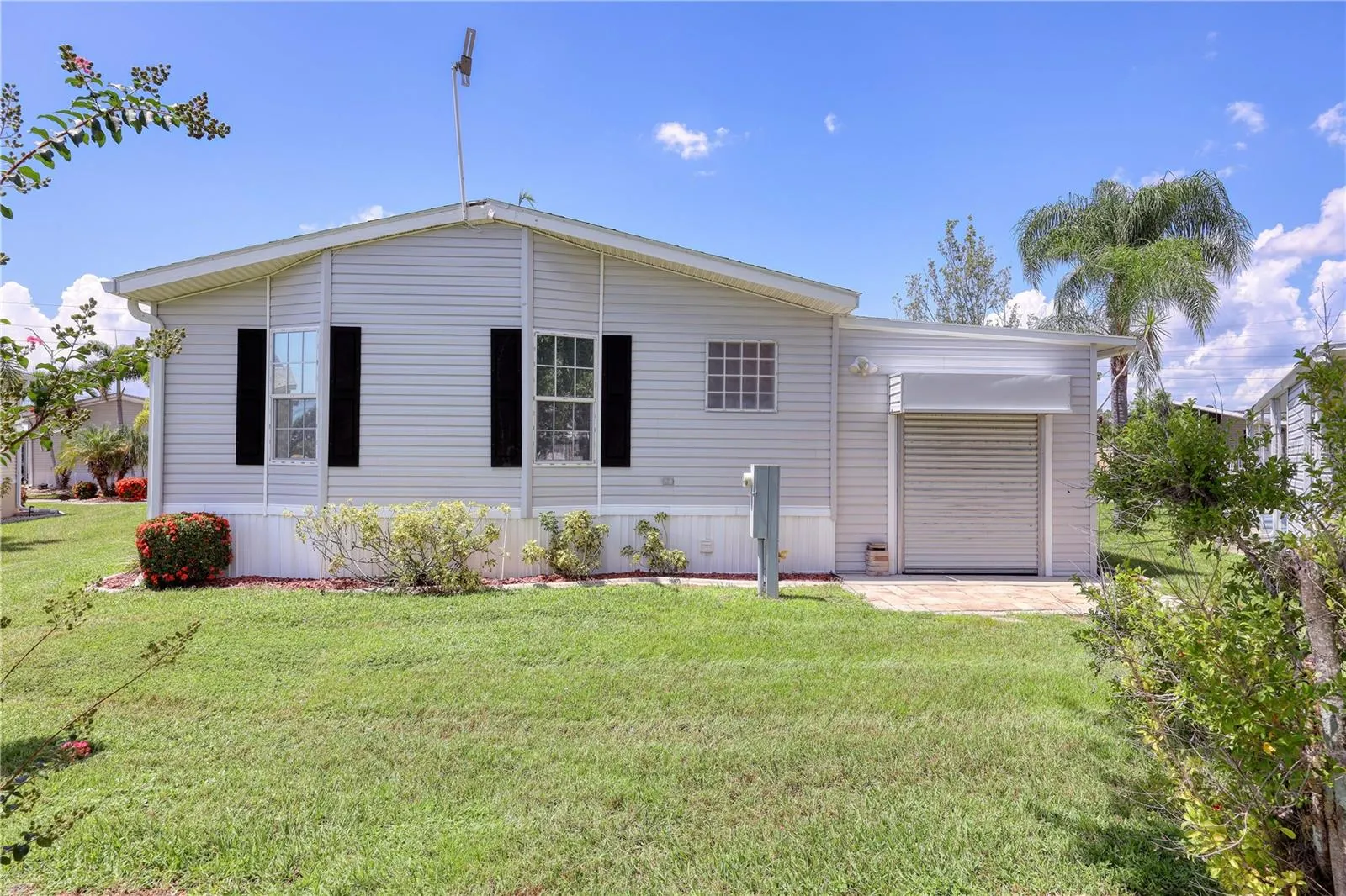 2100 KINGS HWY #63, #63