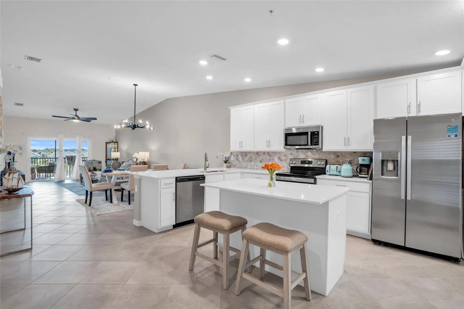 14214 HERITAGE LANDING BLVD #821, #821