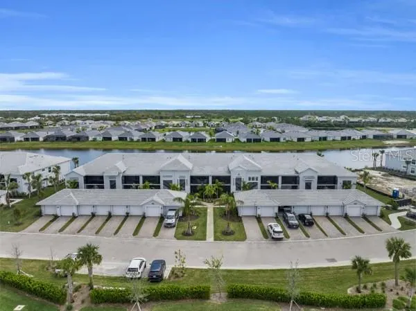 14214 HERITAGE LANDING BLVD #821, #821