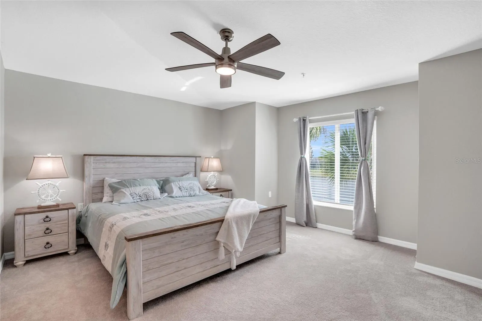 14214 HERITAGE LANDING BLVD #821, #821