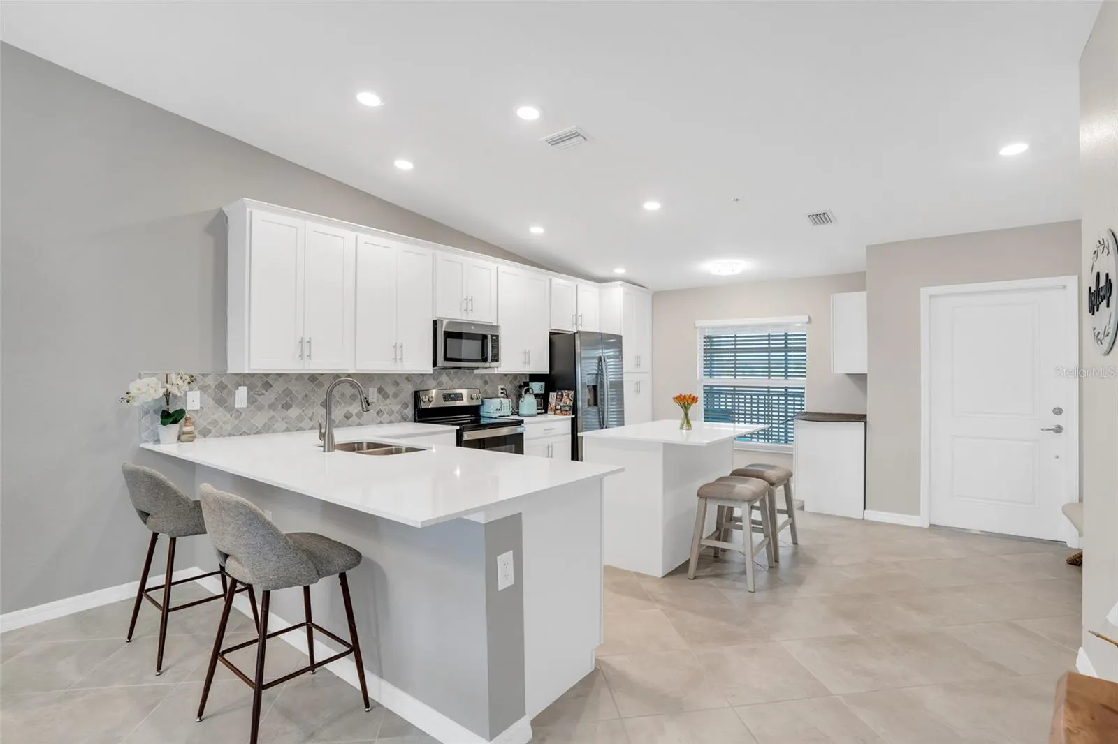 14214 HERITAGE LANDING BLVD #821, #821