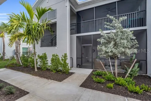 14214 HERITAGE LANDING BLVD #821, #821