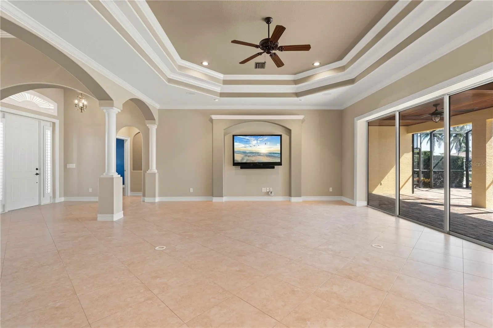 48 TROPICANA DR