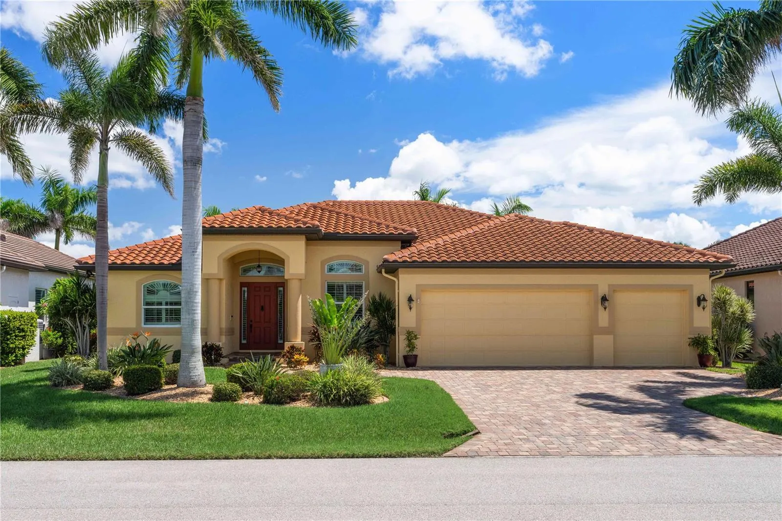 48 TROPICANA DR