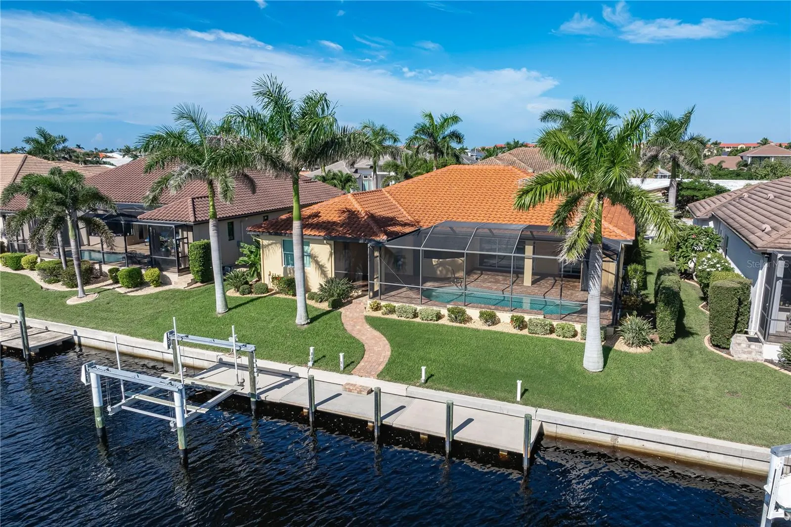 48 TROPICANA DR