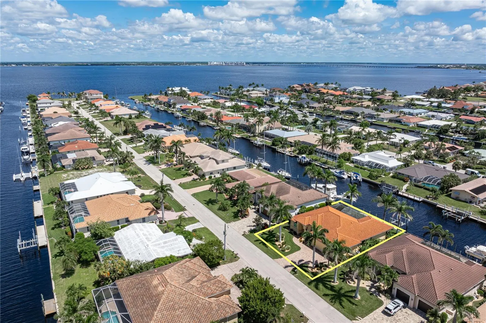 48 TROPICANA DR