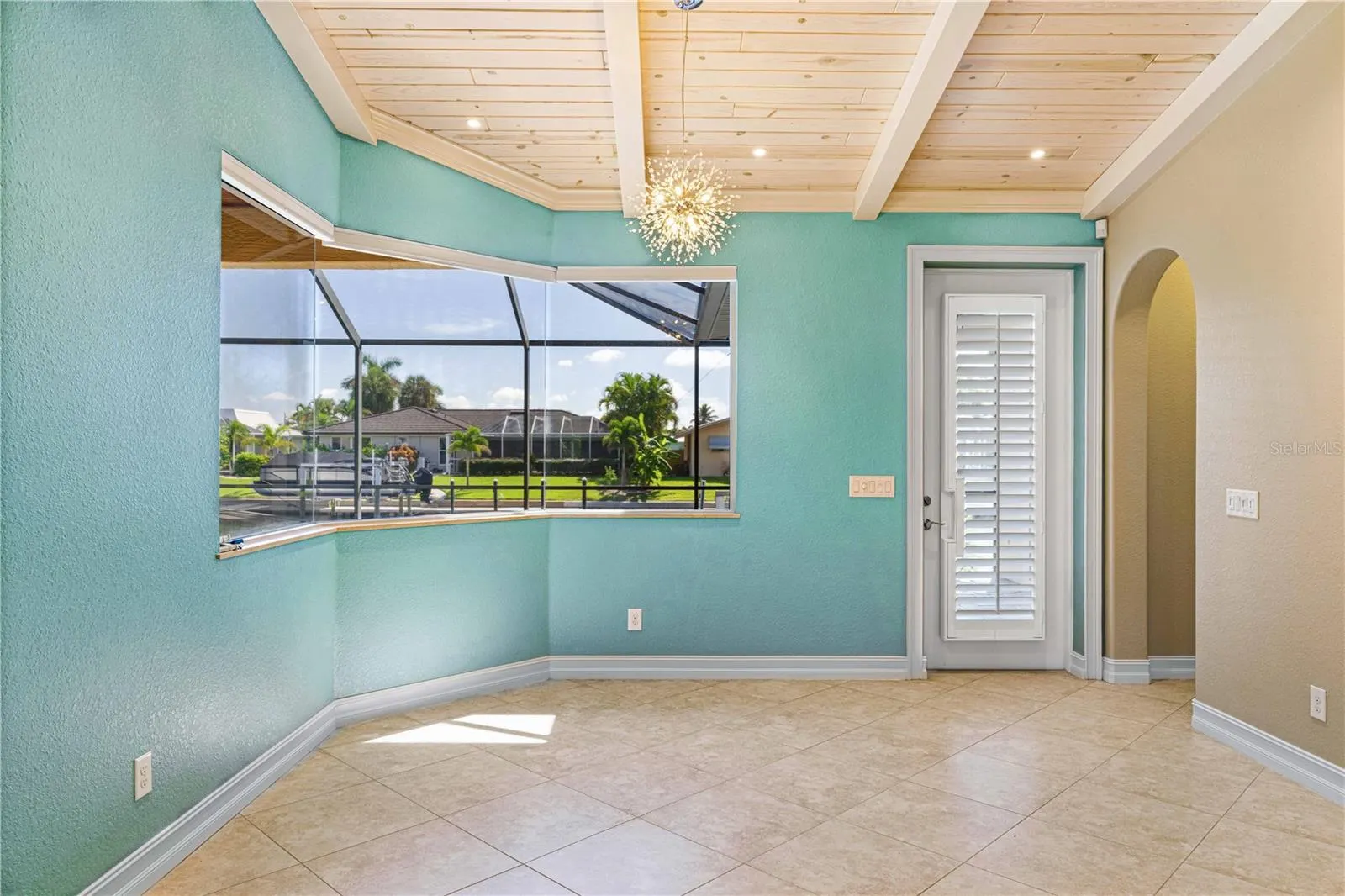 48 TROPICANA DR