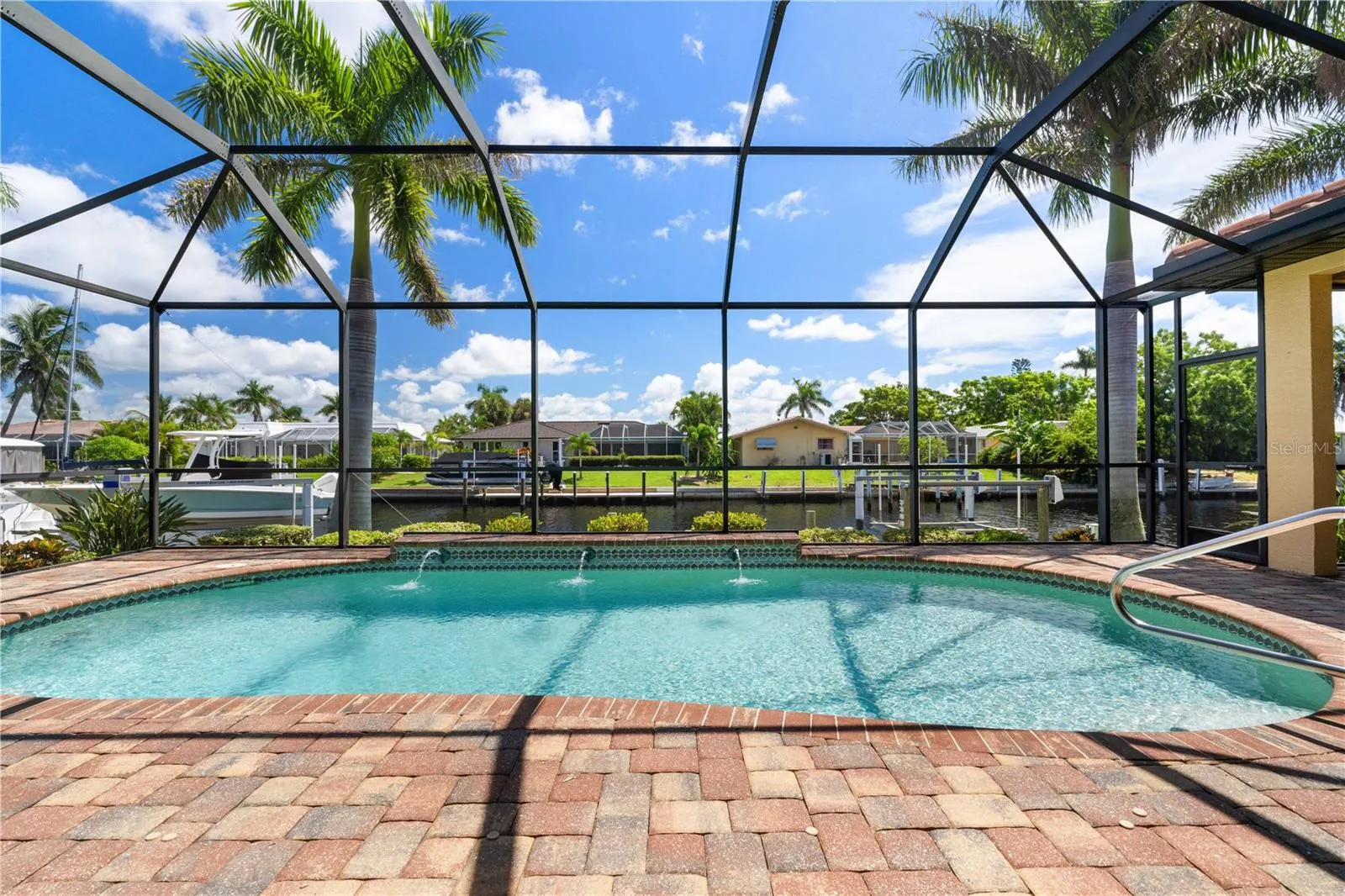48 TROPICANA DR