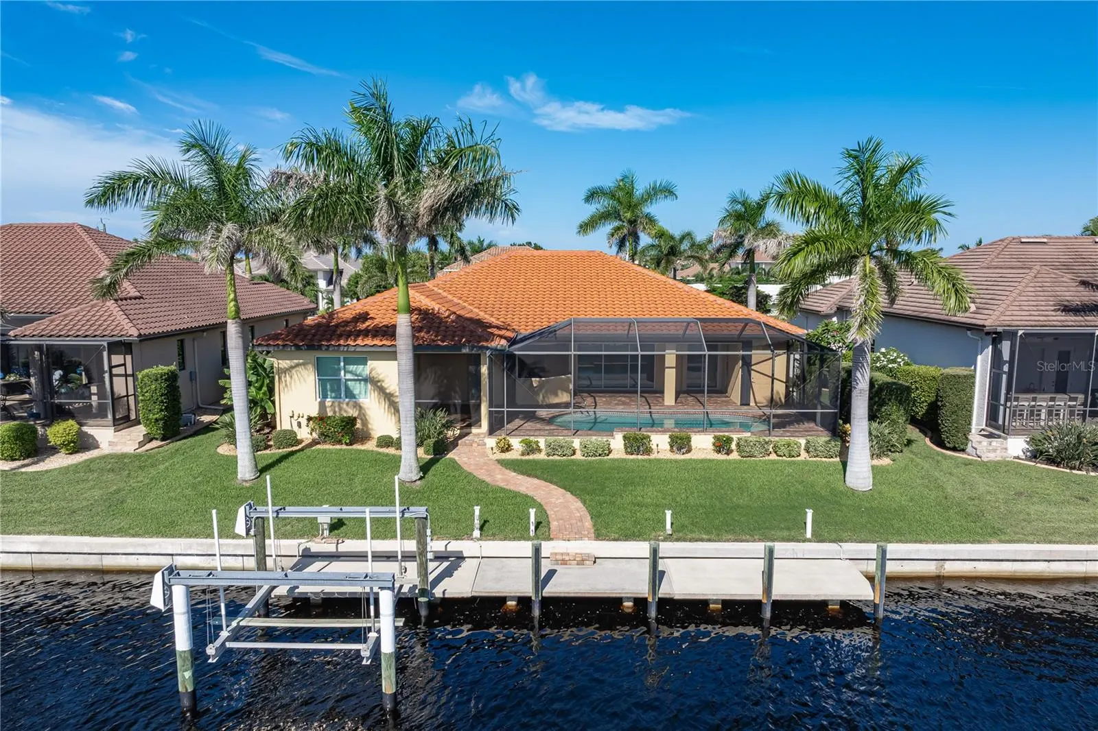 48 TROPICANA DR