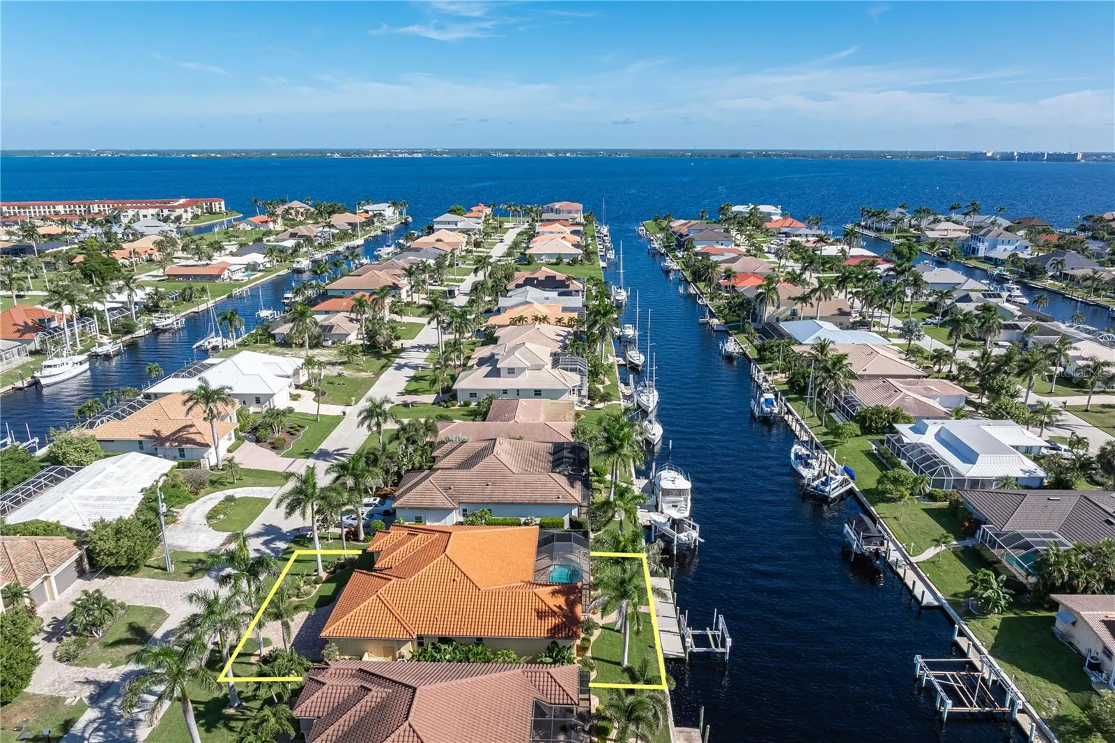 48 TROPICANA DR