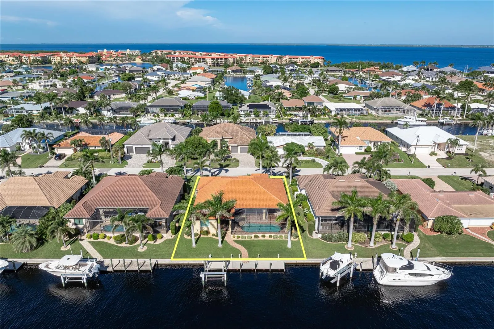 48 TROPICANA DR