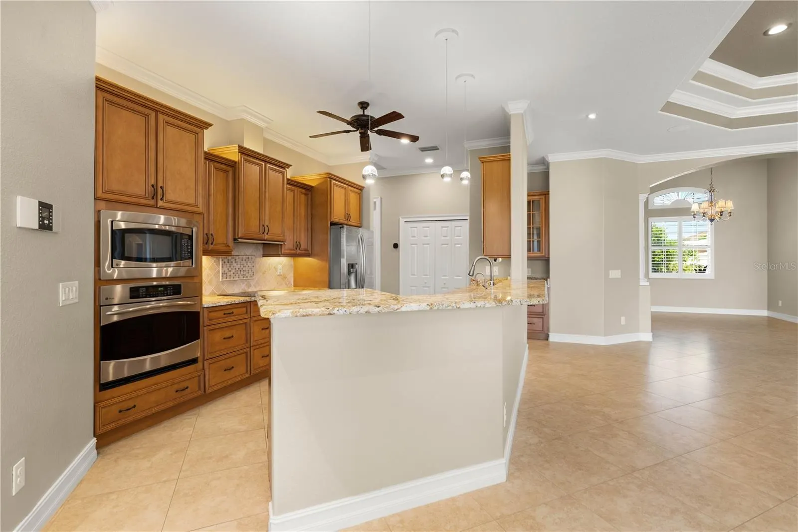 48 TROPICANA DR