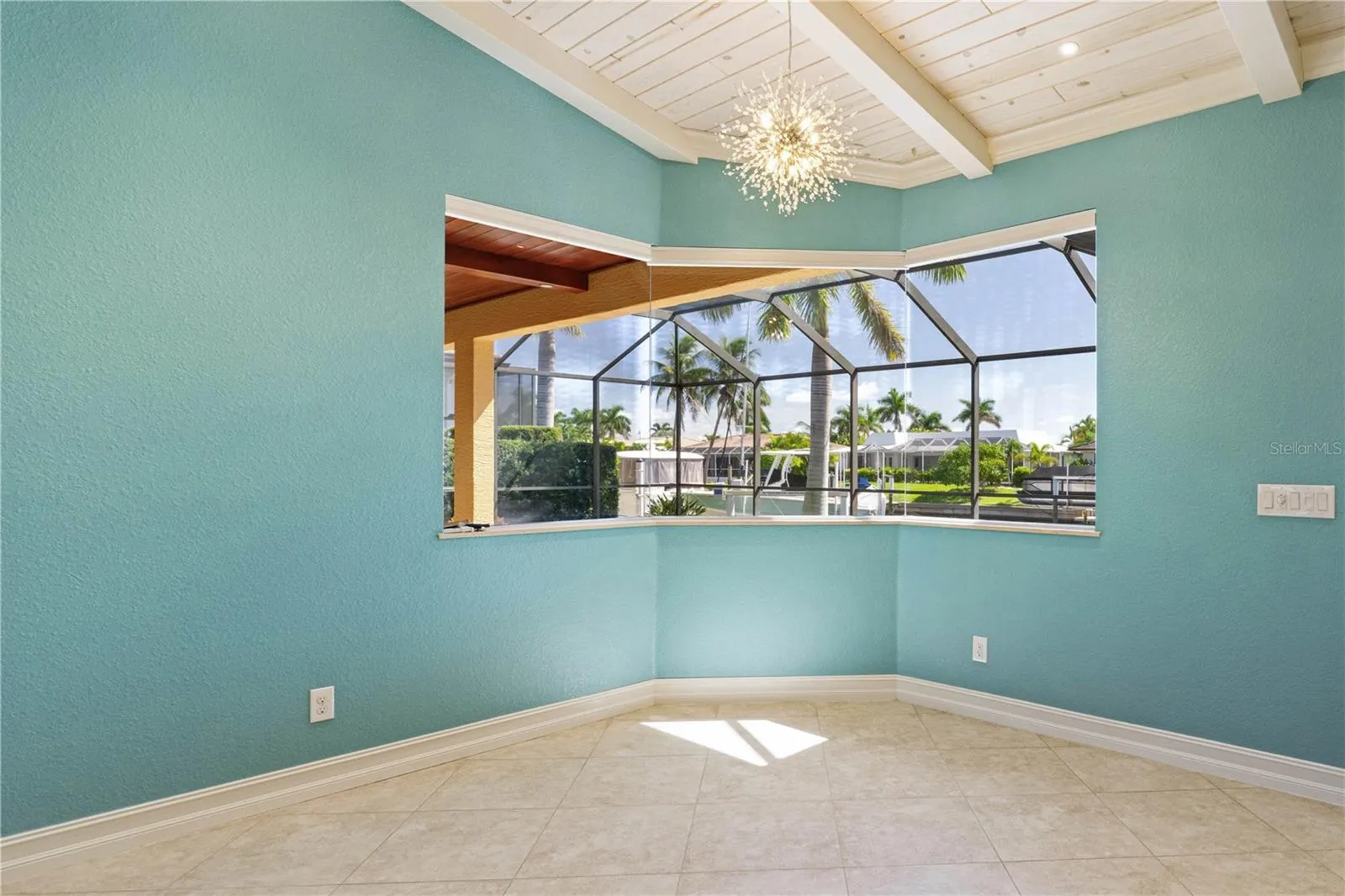 48 TROPICANA DR