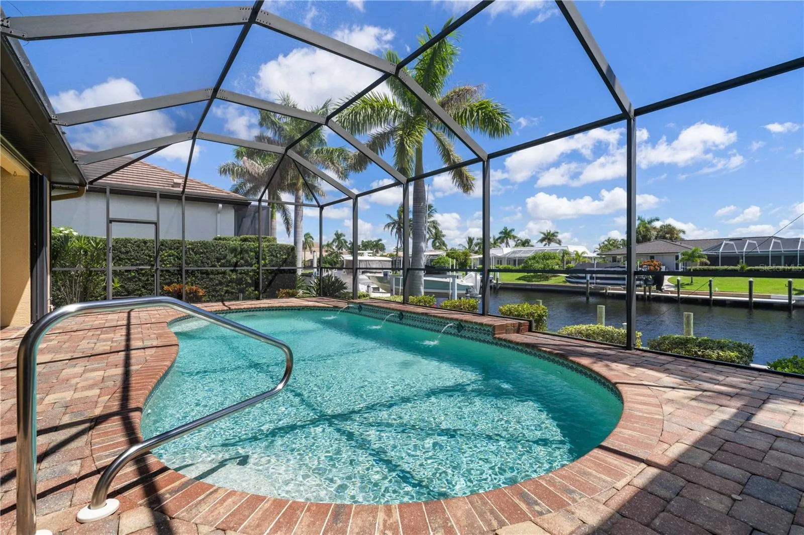 48 TROPICANA DR